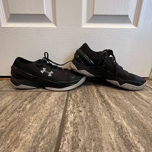 Black Curry 1 basketball sneakers